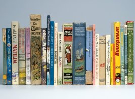 Een rij kinderboeken, waaronder Matilda, Arendsoog en Otje.