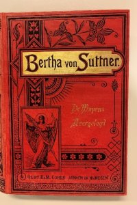 De kaft van Bertha von Suttners 'De wapens neergelegd'.