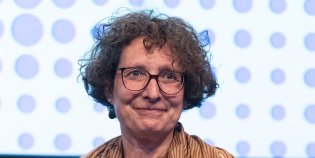 Een portretfoto van Lily Knibbeler