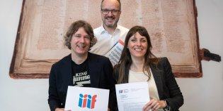 Jasper Faase, Bob Coret en Geertrui Verbraak met het ondertekende memorandum
