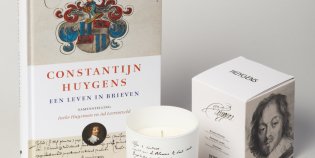 Boek en geurkaars Constantijn Huygens,