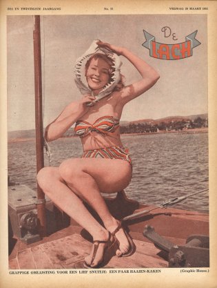 Cover van tijdschrift De Lach, 30 maart 1951. Op de foto zit een lachende vrouw in bikini op de achtersteven van een boot. Ze houdt een kaak van een groot zeedier voor haar hoofd. Haar gezicht is erdoorheen te zien.