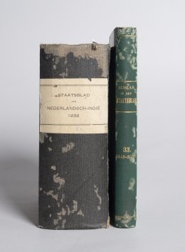 Boeken met papiervisbeschadigingen