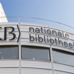 Afbeelding van het logo op het KB-gebouw