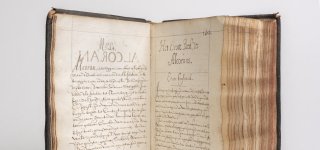 Foto van de met de hand geschreven Koran.